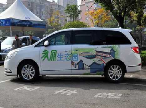 柳城户外车贴喷绘如何保持效果?